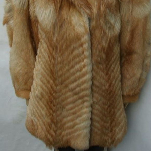 Vintage Mountain Flowers Brand Fox Fur Coat Sz 48 - Picture 2 of 14